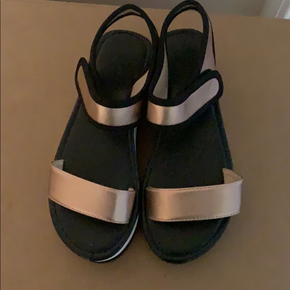 Sandal